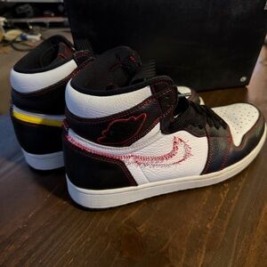 VNDS Jordan 1 Retro High OG Defiant White Black Gym Red Sneakers - 9.5M